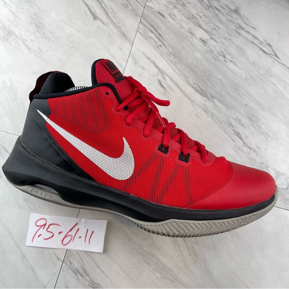 •Nike Air Versitile 852431-600 Red & Black Basketball Shoe Sneakers Men's 9.5